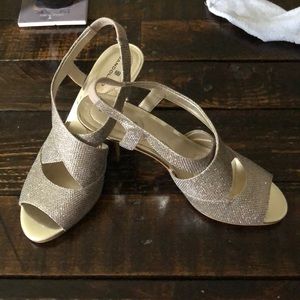 Bandolino sling back heels